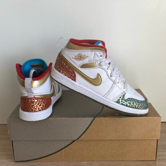 Nike Air Jordan 1 Mid SS ‘Nc TO Chicago’ Kids Sneakers FB2210-100- SZ 2 Y
